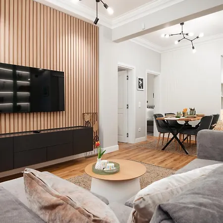 Brand New 2 Bdr Luxury In Centre * Sofie