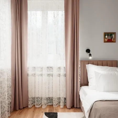 Brand New 2 Bdr Luxury In Centre Sofie