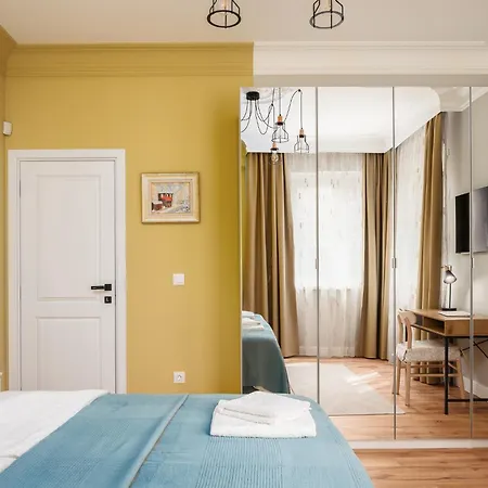 Brand New 2 Bdr Luxury In Centre