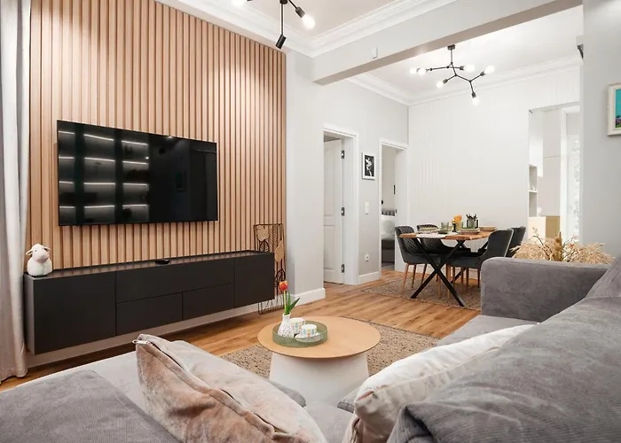 Brand New 2 Bdr Luxury In Centre * София