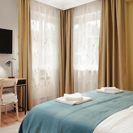 Brand New 2 Bdr Luxury In Centre *