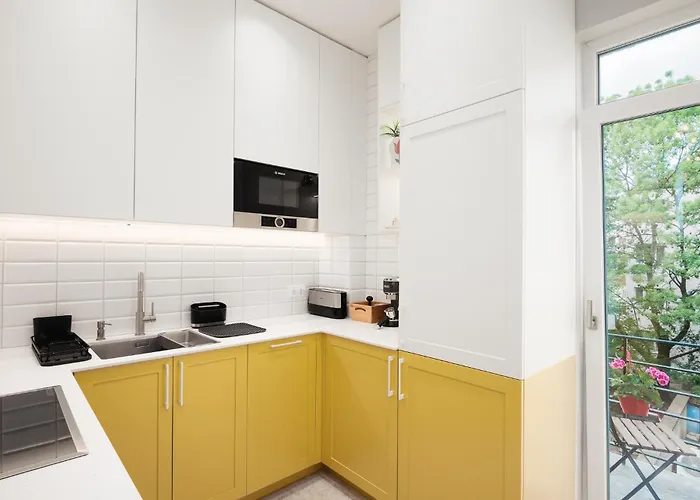 Brand New 2 Bdr Luxury In Centre Apartment